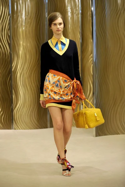 Look 13